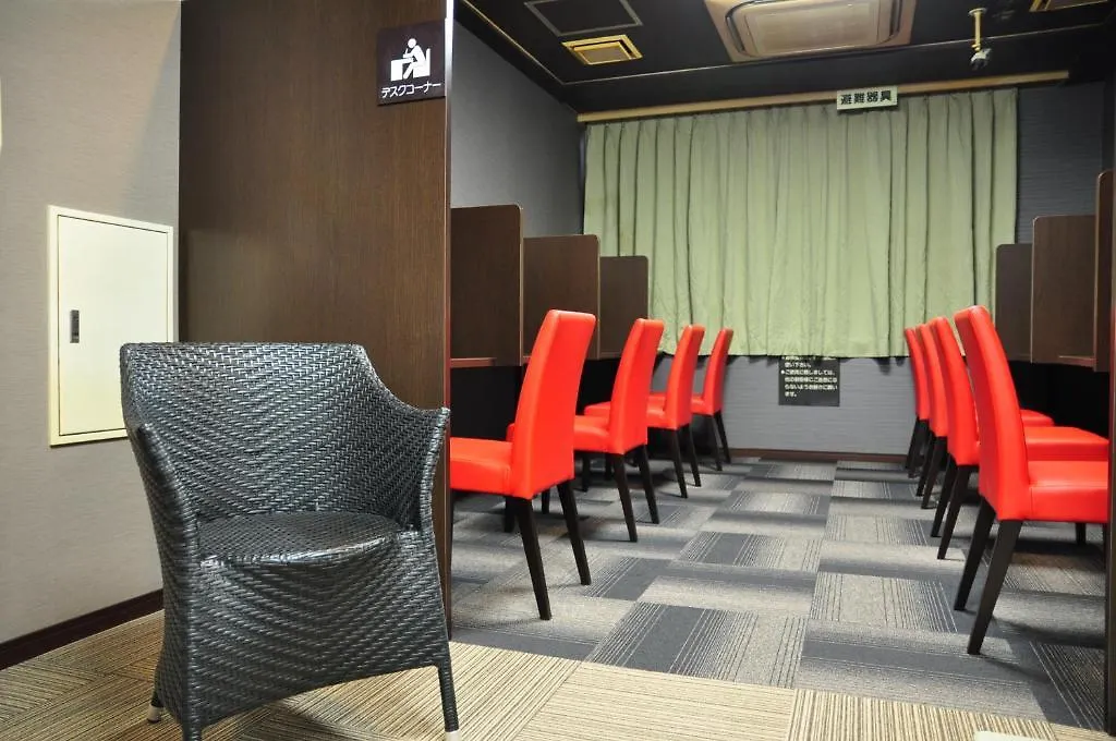 Capsule Hotel & Sauna Ikebukuro Plaza Токио