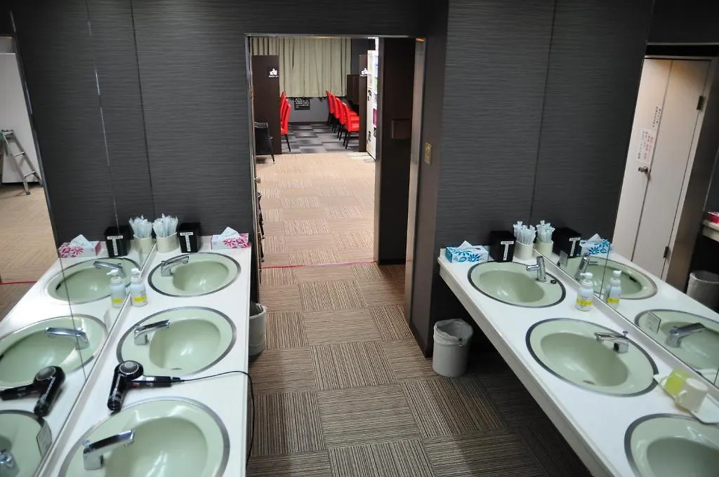 Capsule Hotel & Sauna Ikebukuro Plaza Токио
